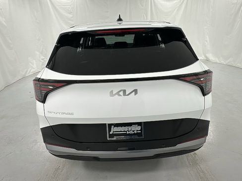 Used 2026 Kia Sportage EX image 4