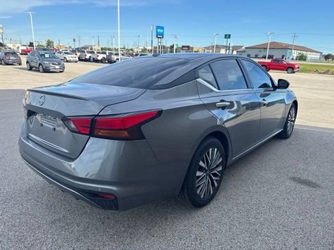Used 2025 Nissan Altima 2.5 SV FWD image 5