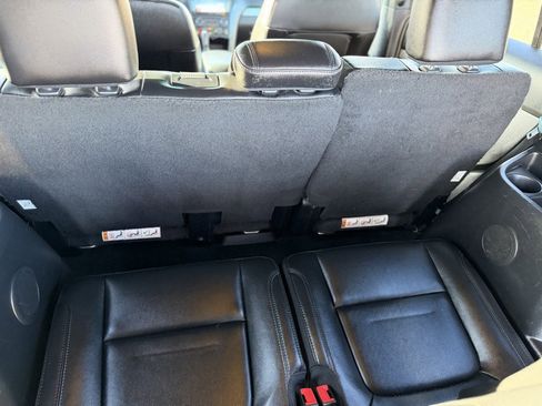 Used 2017 Ford Explorer XLT w/ Equipment Group 202A image 11