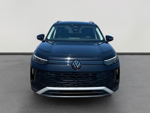 Used 2026 Volkswagen Tiguan S FWD image 8