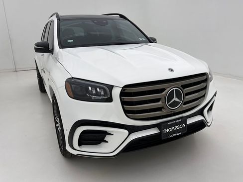 Used 2025 Mercedes-Benz GLS 450 4MATIC image 7