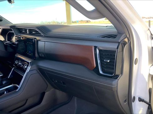Used 2024 GMC Sierra 1500 Denali image 19