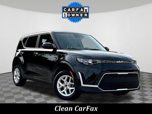 Used 2025 Kia Soul LX FWD image 3