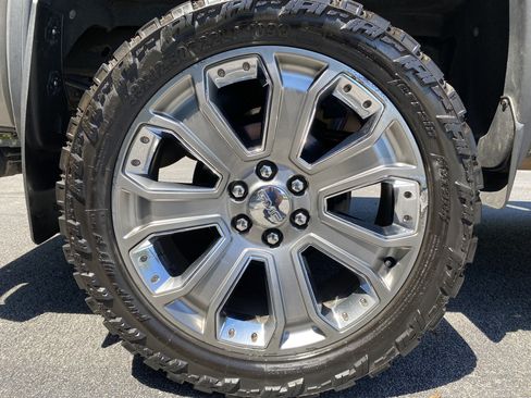 Used 2018 GMC Sierra 1500 Denali w/ Denali Ultimate Package AWD/4WD image 40