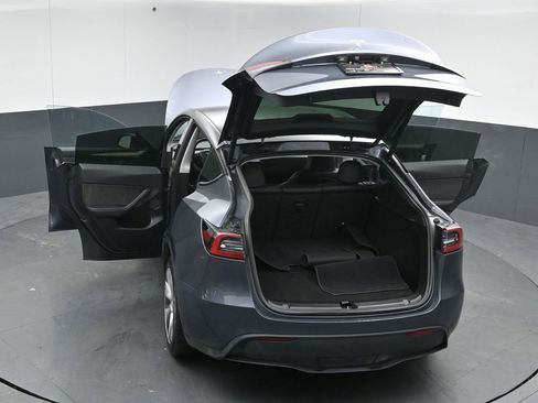 Used 2023 Tesla Model Y Long Range image 46