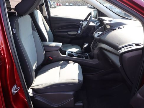 Used 2019 Ford Escape SE FWD image 19