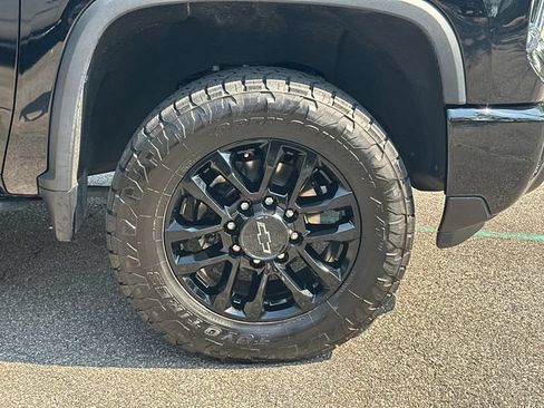 Used 2025 Chevrolet Silverado 2500 LT w/ Trail Boss Package AWD/4WD image 14