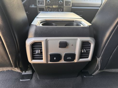 Used 2019 Ford F250 Lariat w/ Lariat Ultimate Package AWD/4WD image 17
