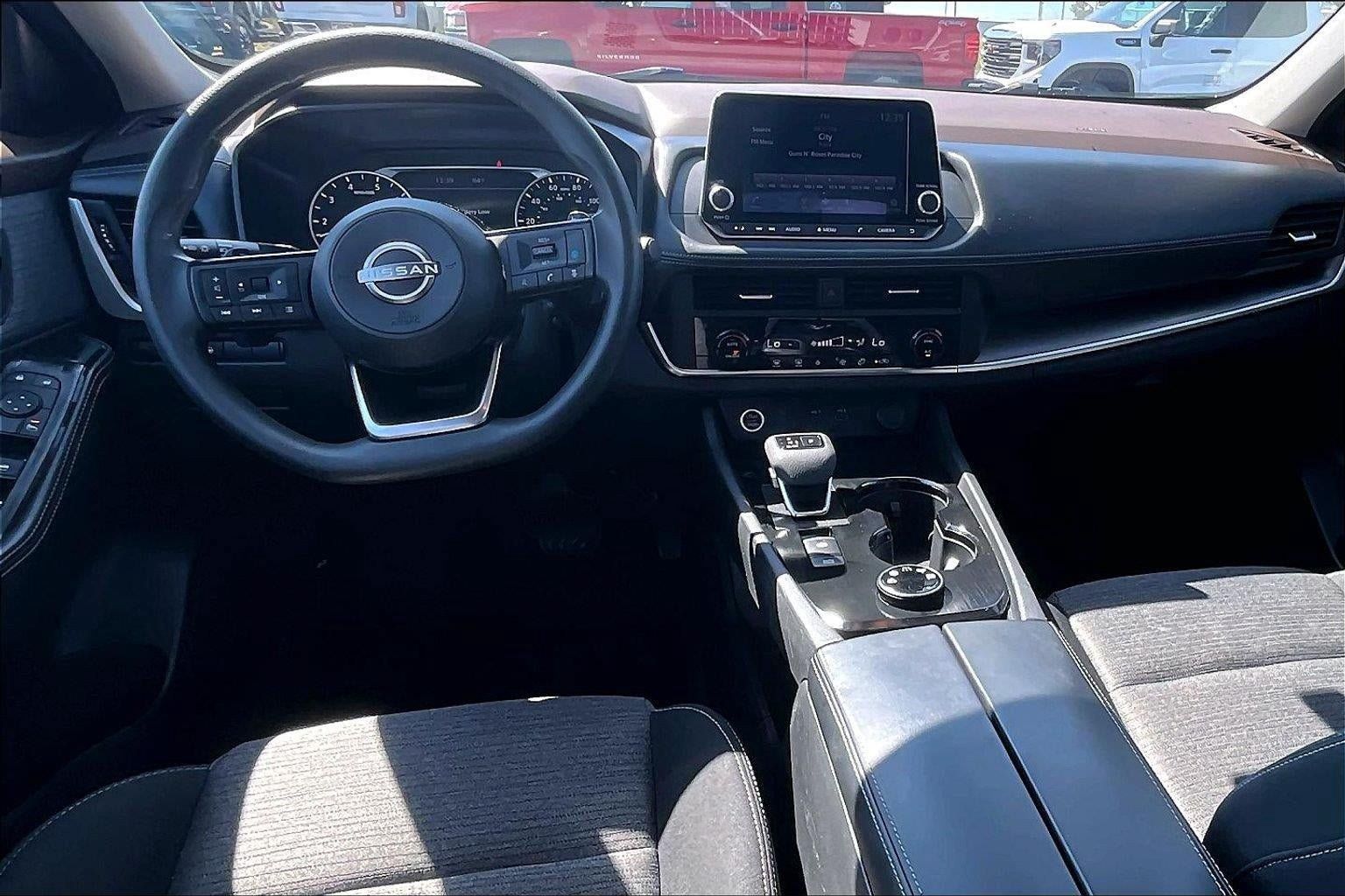 Used 2023 Nissan Rogue SV AWD/4WD image 16