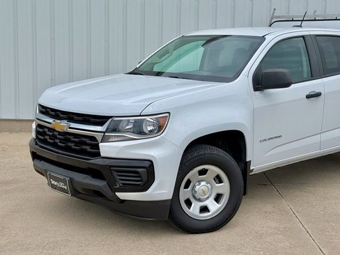 Used 2022 Chevrolet Colorado W/T w/ WT Convenience Package AWD/4WD image 2