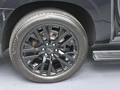 Used 2023 GMC Yukon XL Denali Ultimate w/ LPO, Floor Liner Package image 43