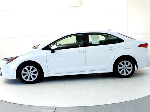 Certified 2023 Toyota Corolla LE image 3