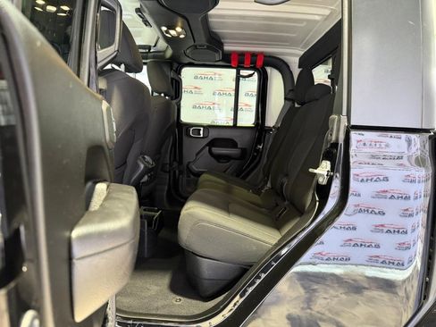 Used 2023 Jeep Gladiator Willys image 41