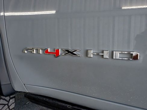 Used 2024 GMC Sierra 2500 AT4X image 55