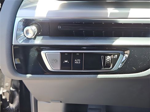 New 2024 Cadillac Lyriq Luxury image 11