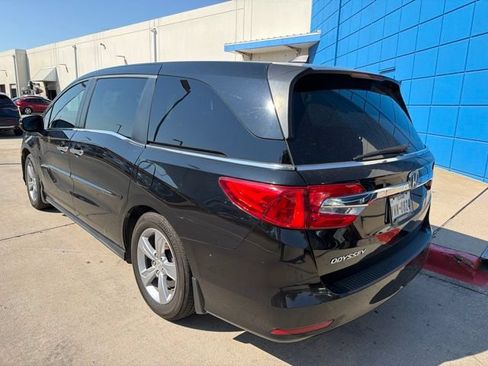 Used 2018 Honda Odyssey EX image 2