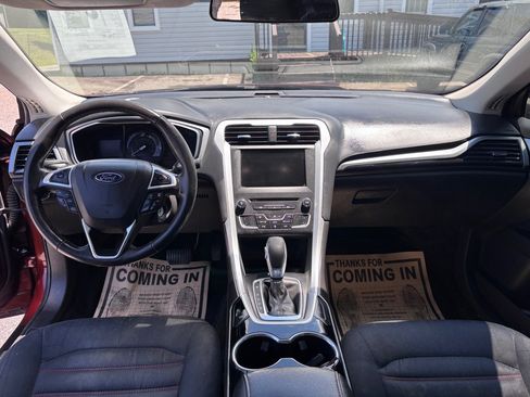 Used 2016 Ford Fusion SE FWD image 19