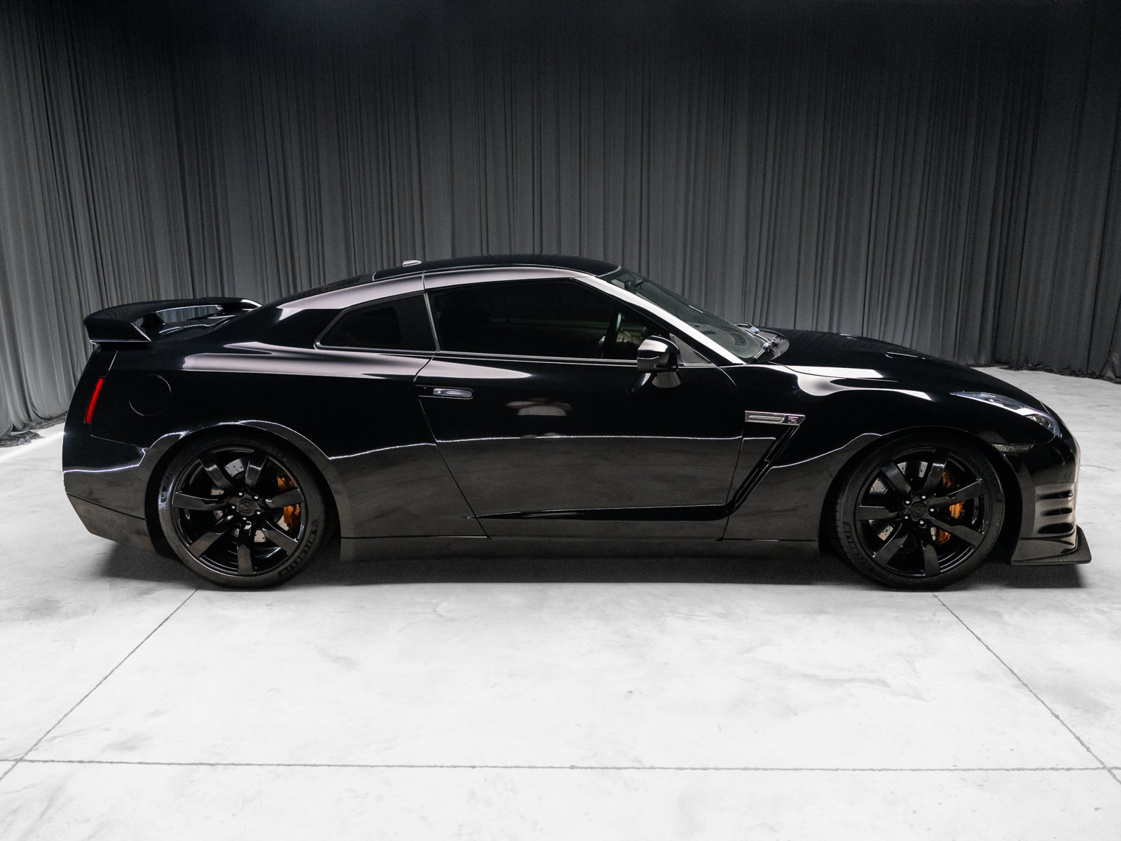 Used 2009 Nissan GT-R Premium AWD/4WD image 15