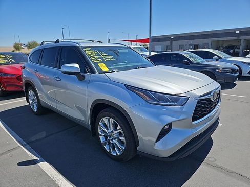 Used 2021 Toyota Highlander Limited image 5