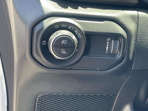 Used 2023 Jeep Gladiator Sport AWD/4WD image 18