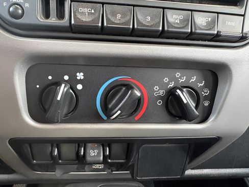 Used 2004 Jeep Wrangler X AWD/4WD image 24
