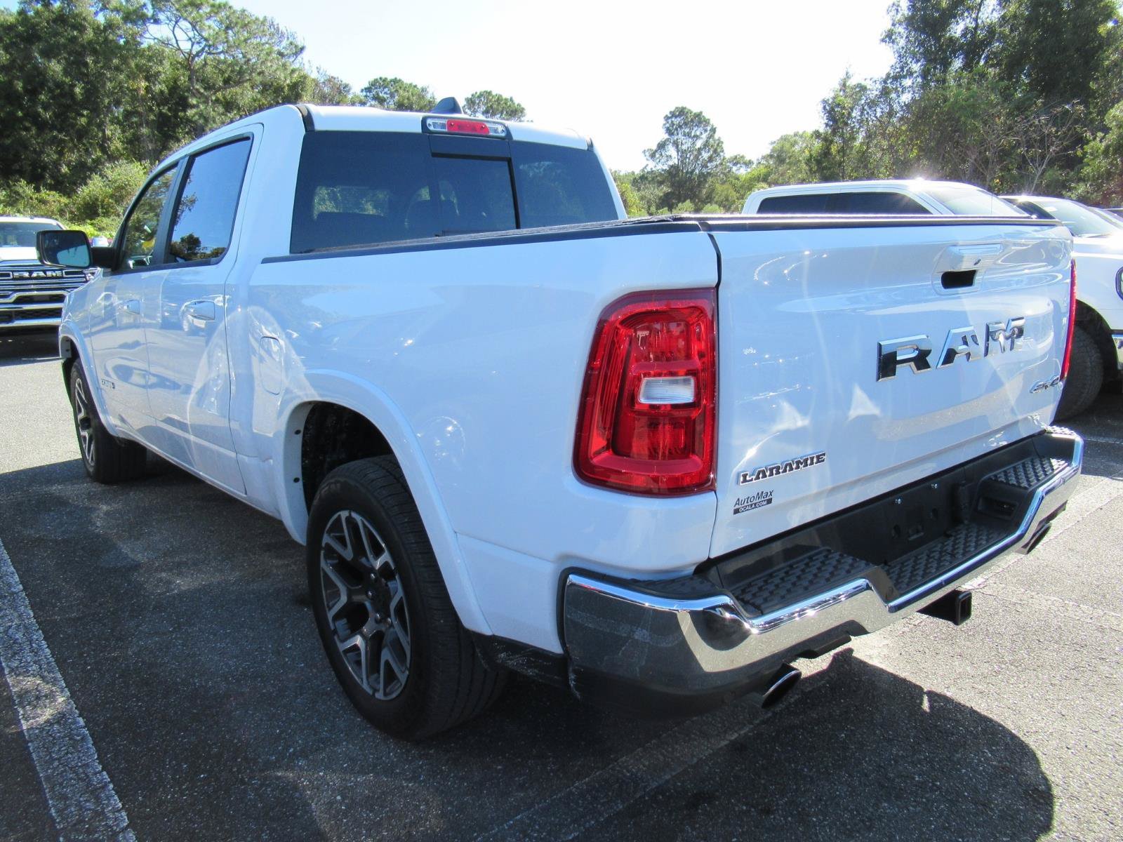 Used 2025 RAM 1500 Laramie AWD/4WD image 3