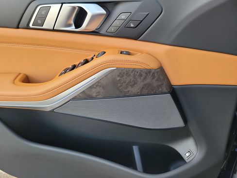 New 2026 BMW X5 xDrive50e image 17