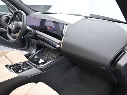 Used 2025 BMW X3 xDrive30i w/ Premium Package image 19