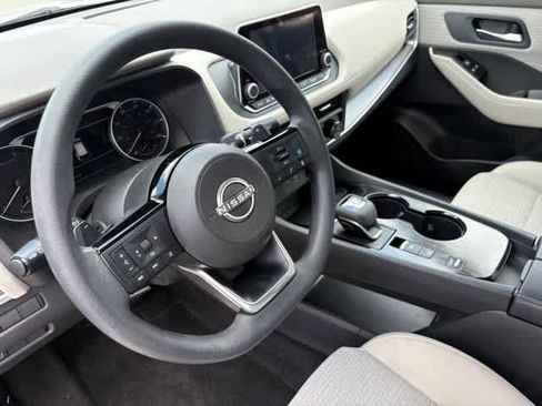 Used 2023 Nissan Rogue SV FWD image 10