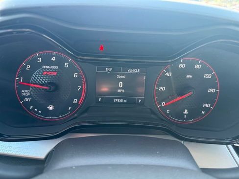 Used 2024 Chevrolet Trax RS w/ Sunroof Package FWD image 11