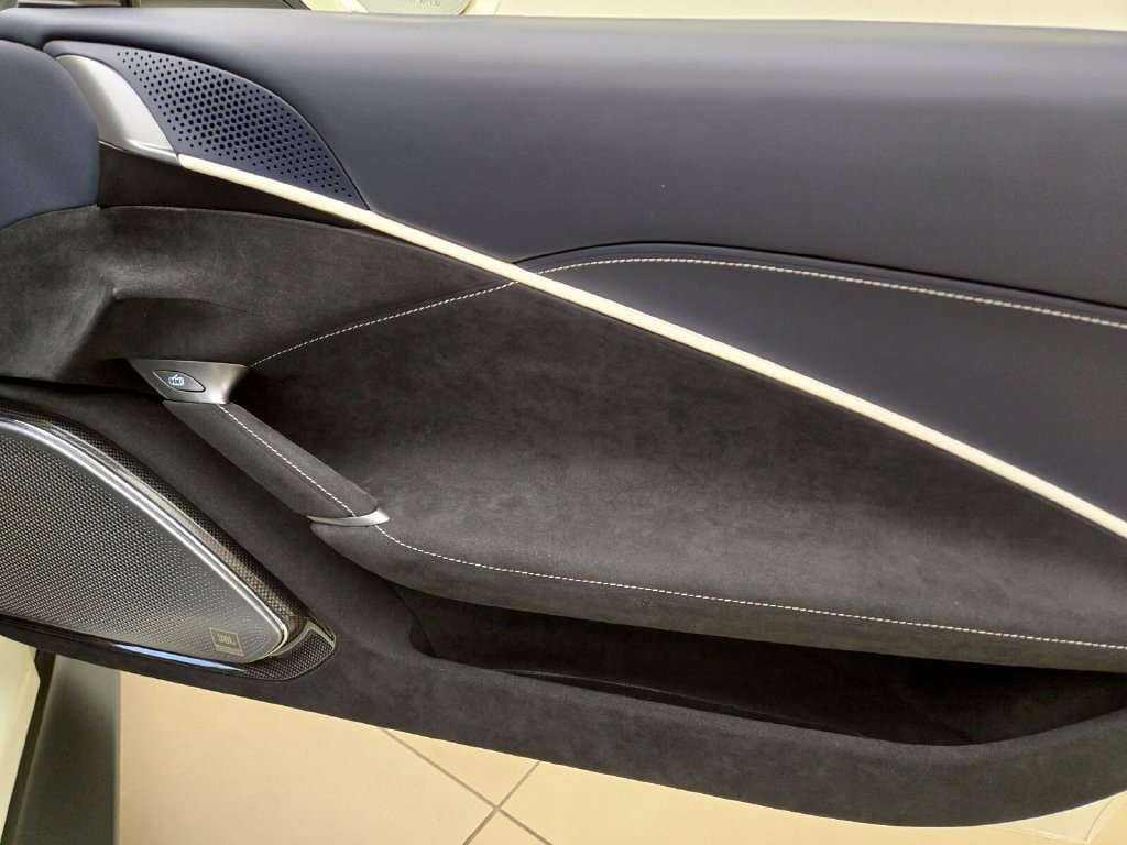 Used 2024 Ferrari Roma Spider RWD image 27