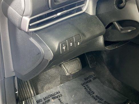Used 2024 Hyundai Elantra SE FWD image 10