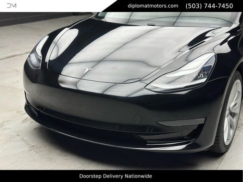 Used 2019 Tesla Model 3 Standard Range Plus image 10