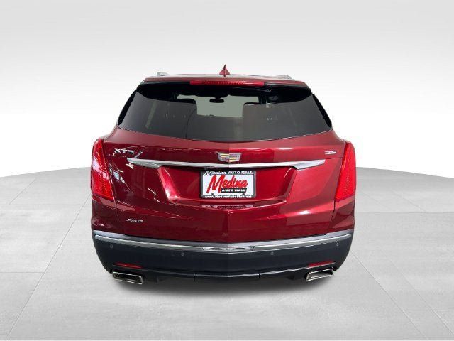 Used 2017 Cadillac XT5 Luxury AWD/4WD image 4