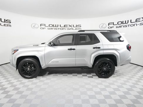 Used 2025 Toyota 4Runner Platinum AWD/4WD image 4