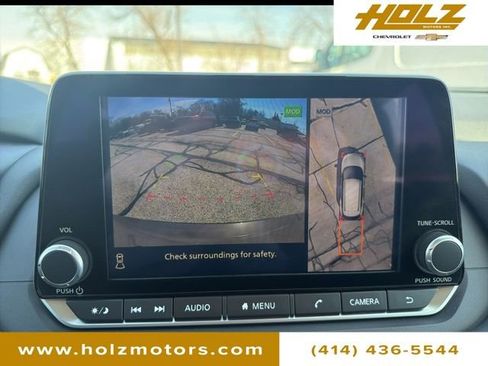 Used 2025 Nissan Rogue SV image 19