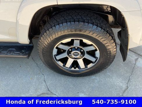 Used 2021 Toyota 4Runner TRD Off-Road Premium w/ Moonroof Package AWD/4WD image 11