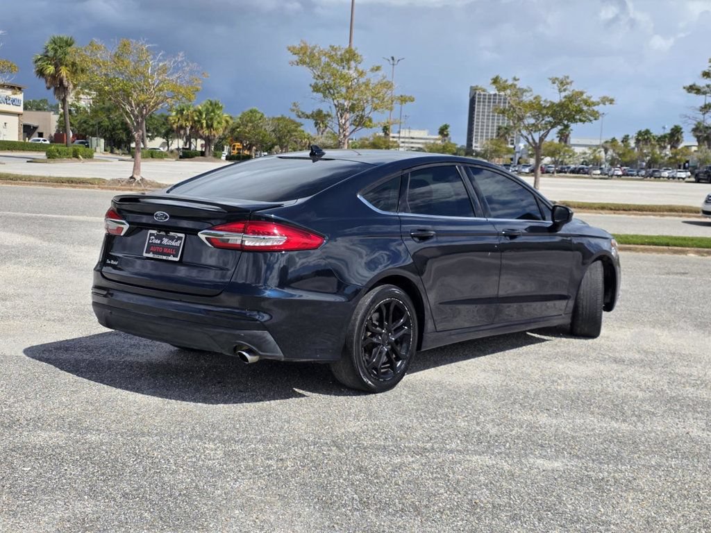 Used 2020 Ford Fusion SE w/ Equipment Group 151A FWD image 5