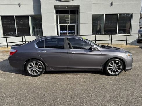 Used 2014 Honda Accord Sport image 10