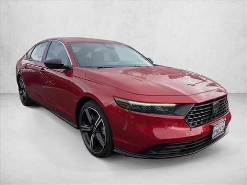 Used 2025 Honda Accord Sport image 3