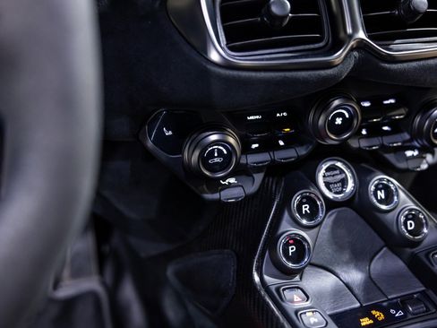 Used 2020 Aston Martin V8 Vantage Coupe image 42