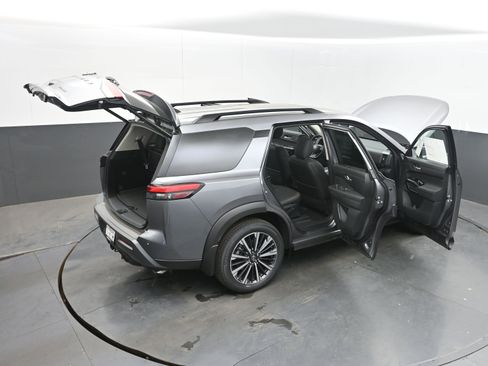 New 2026 Nissan Pathfinder Platinum FWD image 46