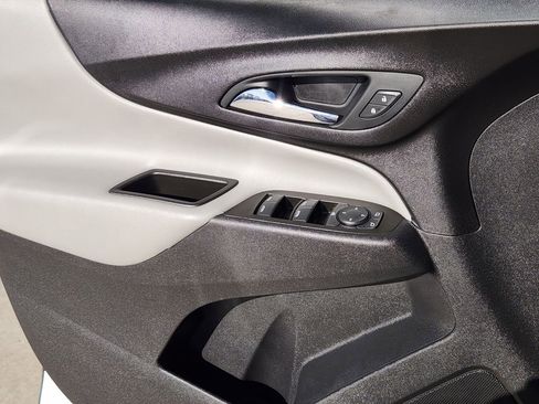 Used 2020 Chevrolet Equinox LS w/ LS Convenience Package image 28