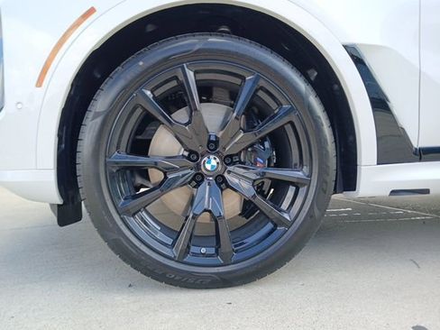 New 2026 BMW X7 M60i image 5