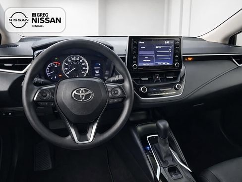 Used 2021 Toyota Corolla LE w/ LE Convenience Package image 13