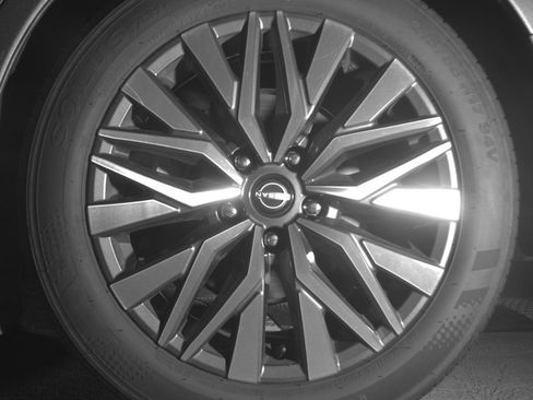 Used 2025 Nissan Altima 2.5 SV image 14