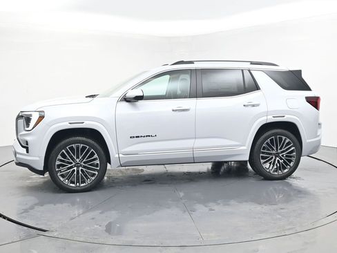 New 2026 GMC Terrain Denali w/ LPO, Black Badging Package image 3