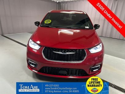 New 2026 Chrysler Pacifica Select