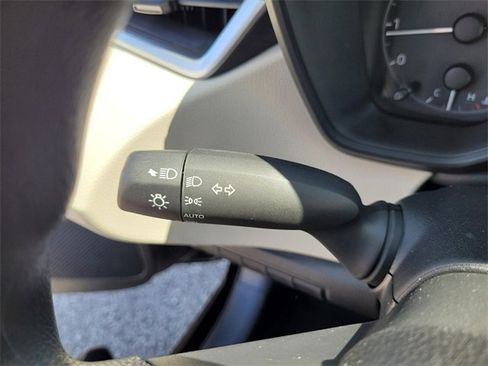 Used 2025 Toyota Corolla LE image 27