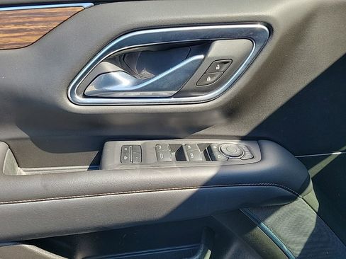 Used 2021 Chevrolet Suburban High Country w/ Premium Package AWD/4WD image 10